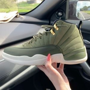 Air Jordan’s retro 12 cp3 “class of 2003”